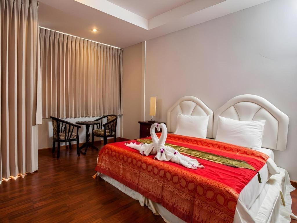 Triple Rund Place Hotel Patong Dış mekan fotoğraf