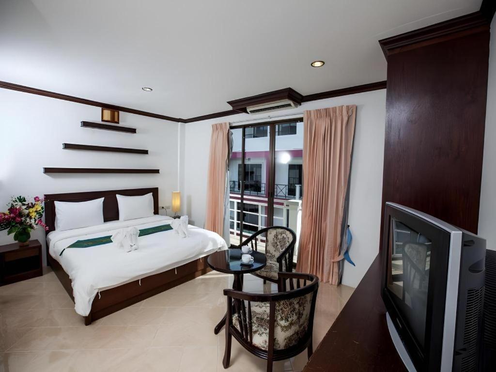 Triple Rund Place Hotel Patong Dış mekan fotoğraf