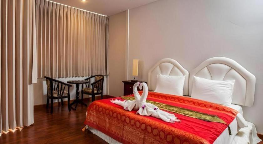 Triple Rund Place Hotel Patong Dış mekan fotoğraf