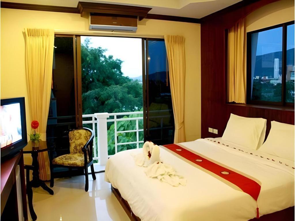 Triple Rund Place Hotel Patong Dış mekan fotoğraf